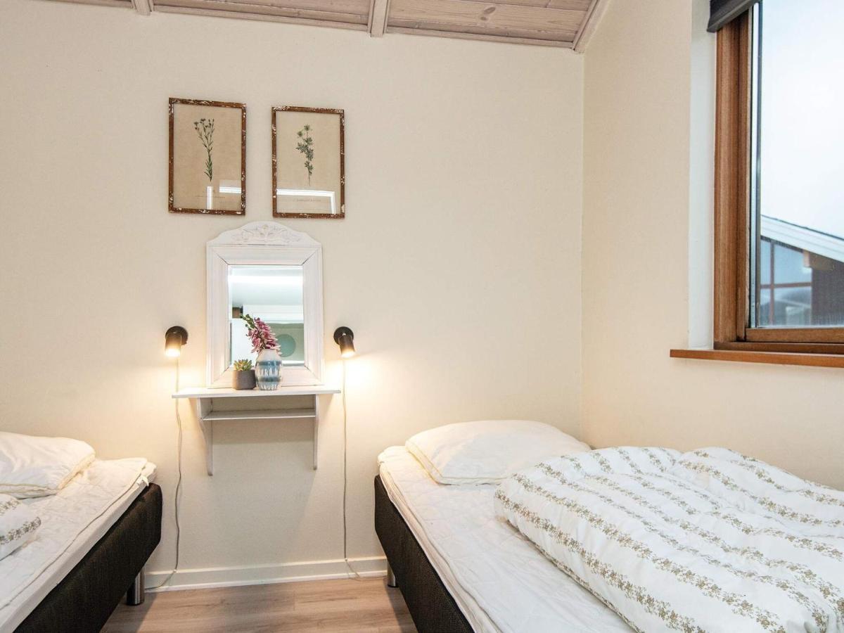 Three-Bedroom Holiday Home In Ulfborg 4 Thorsminde Eksteriør billede