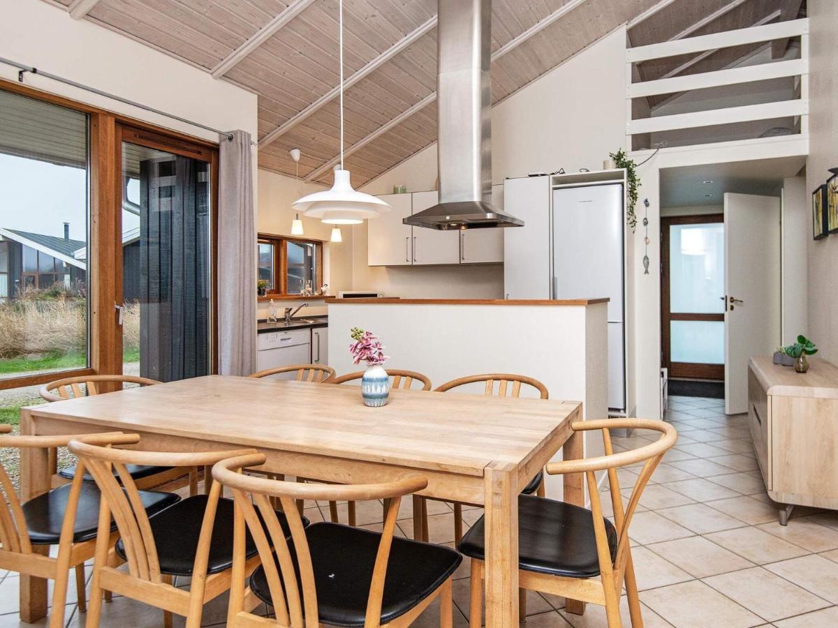 Three-Bedroom Holiday Home In Ulfborg 4 Thorsminde Eksteriør billede
